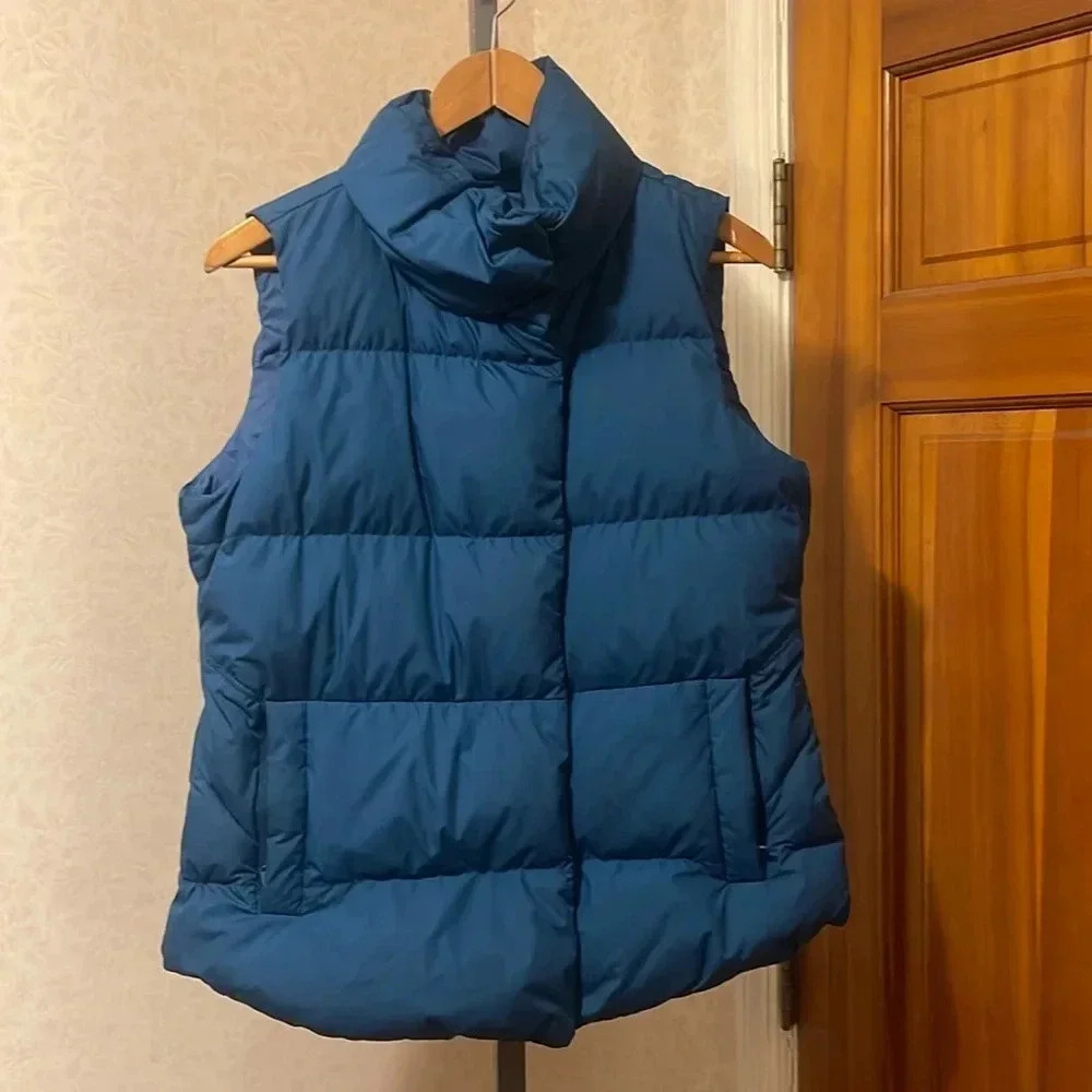 Athleta puffer vest size large